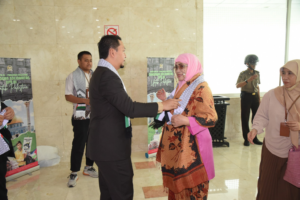 Kalungkan Syal Palestina